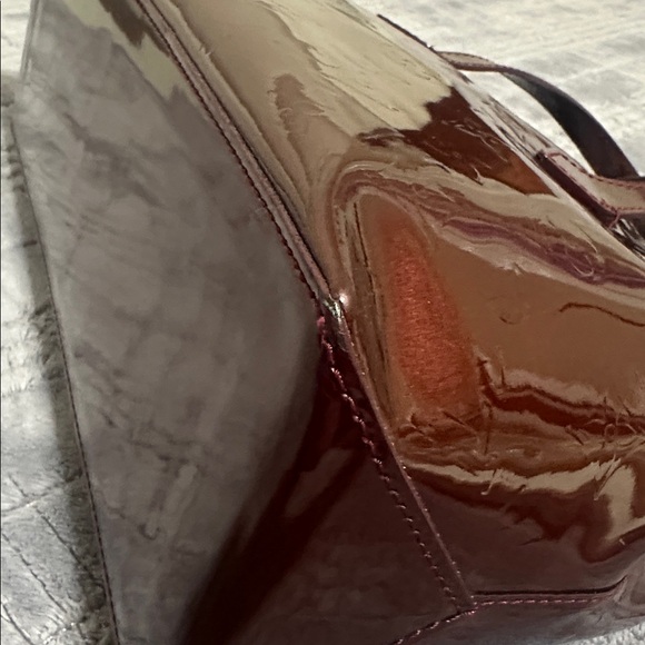 Louis Vuitton Wilshire Amarante Vernis - Picture 9 of 16